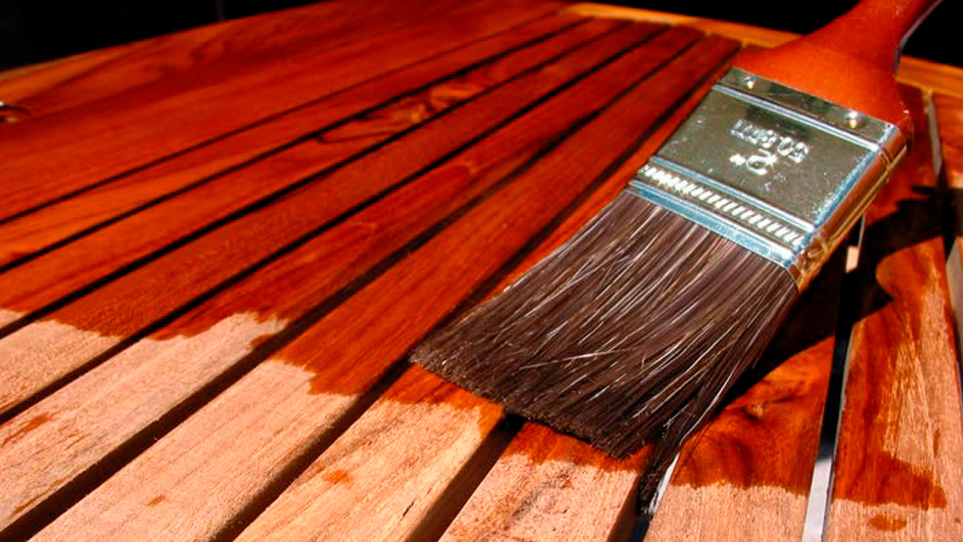 melhor verniz para madeira externa