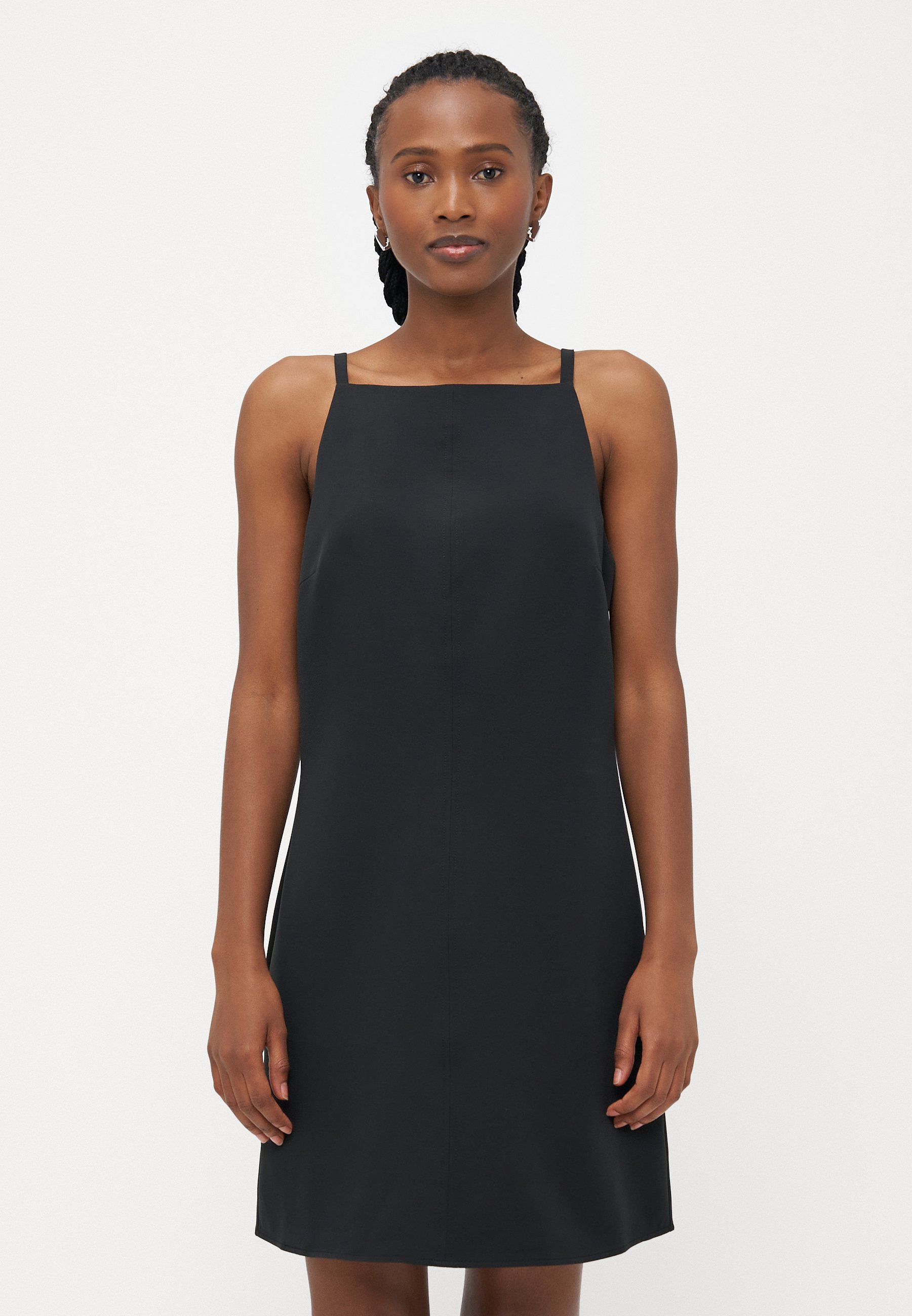 Como escolher o Vestido de Corte Reto ideal para cada tipo de corpo