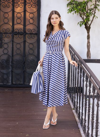 vestido listrado midi ou longo qual escolher