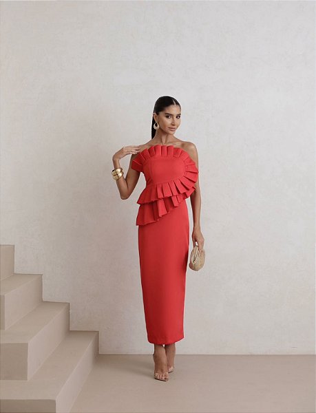 Vestido midi vermelho: o guia completo de combinações