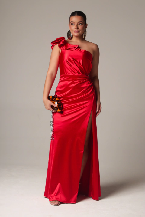 Como usar vestido vermelho longo em casamentos