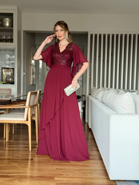 Vestidos marsala: tendências e inspirações para 2024