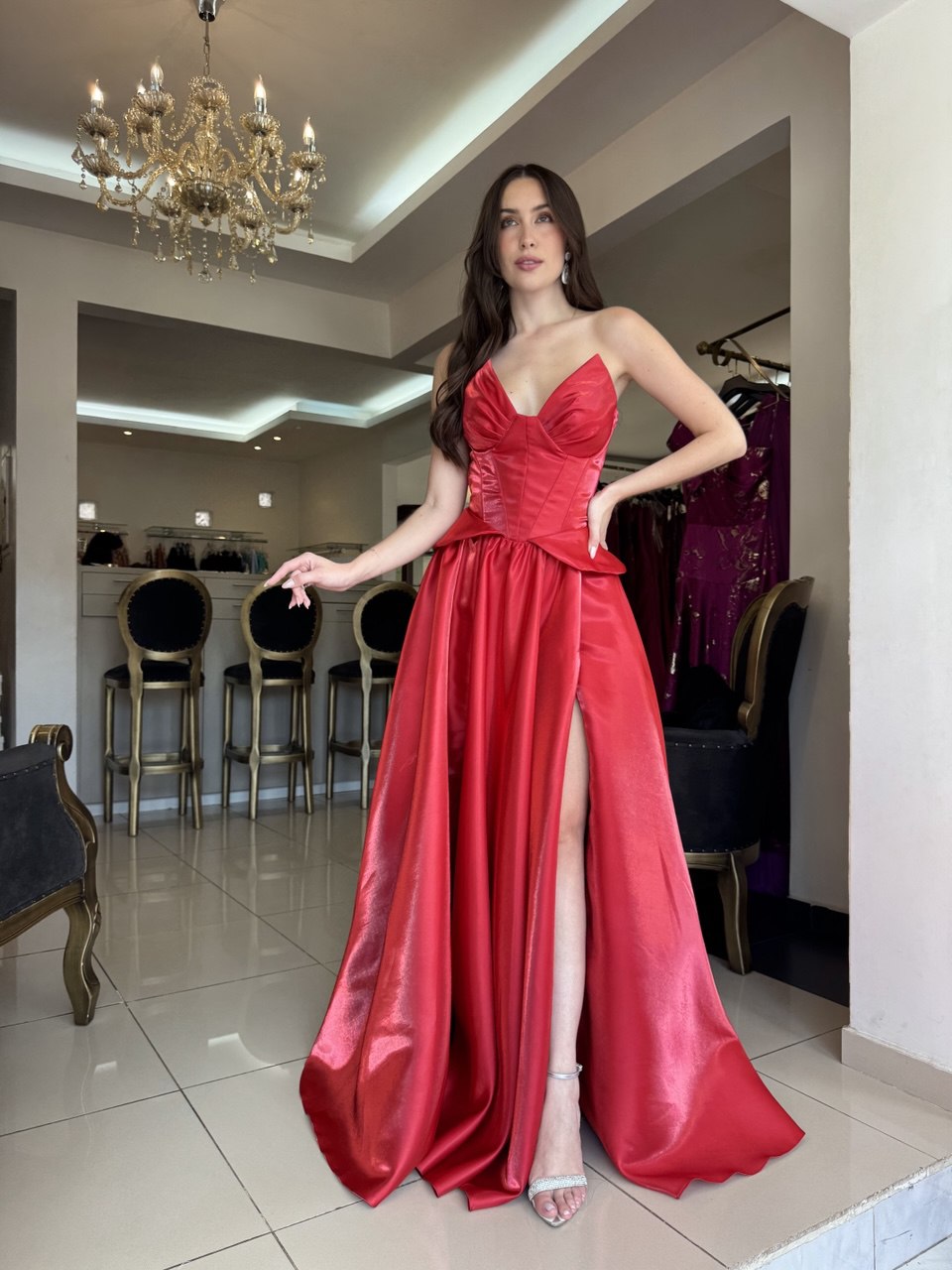 Vestidos Vermelhos para Madrinhas: Elegância e Tradição