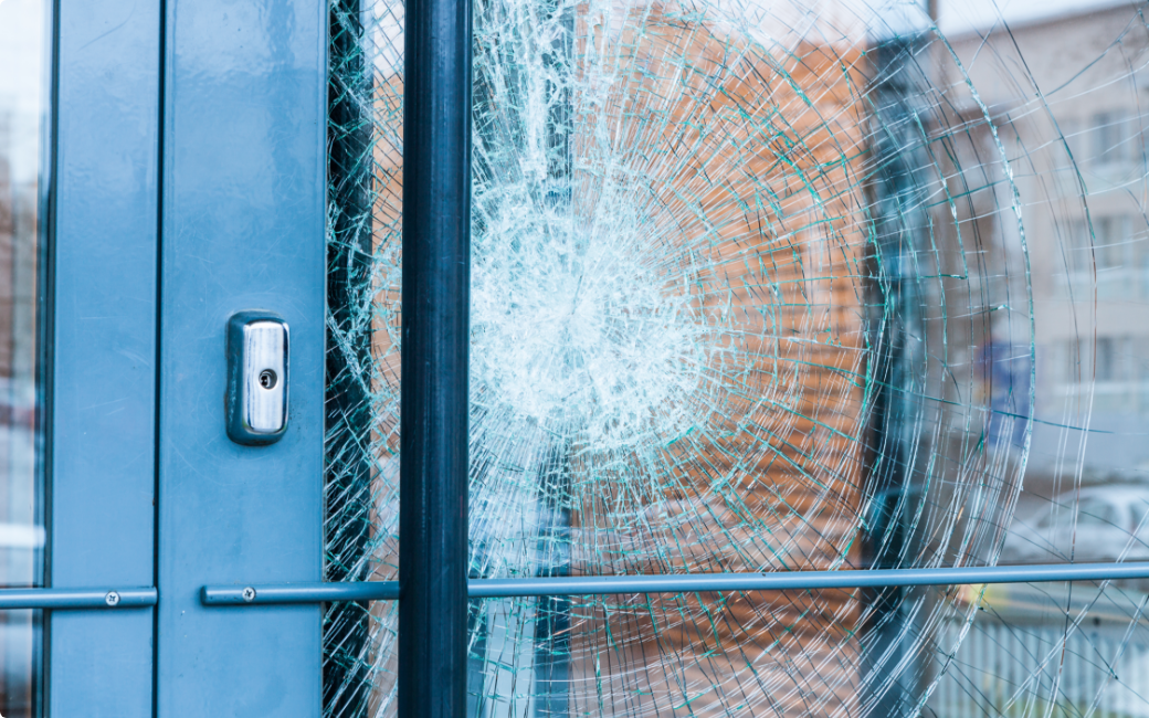 aplicações do vidro aramado na construção civil