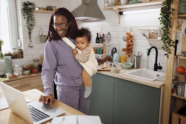estabilidade empregatícia mãe recém-nascido