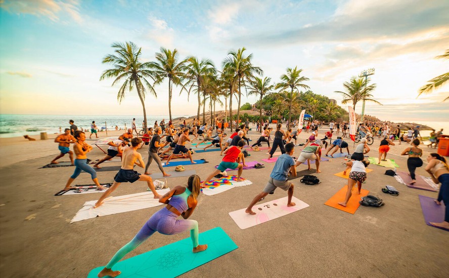 yoga na praia